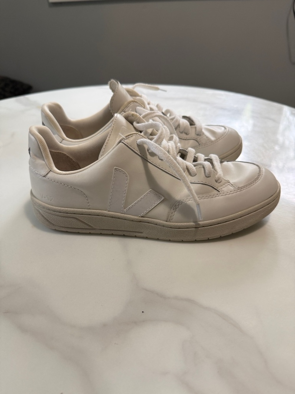 Veja Cream and White Leather Low-Top Sneakers